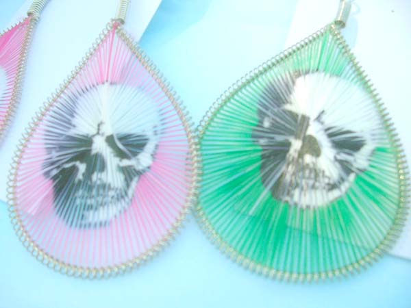 thread-earrings-skull-0013