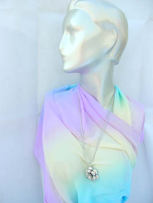 trendy-long-chain-necklaces-015