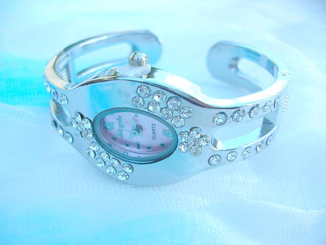 bangle-cuff-watch-n70c