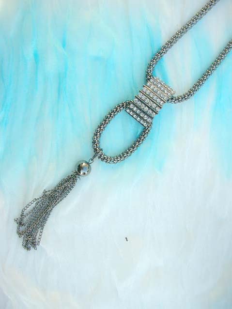 cz-stylish-long-necklaces-022