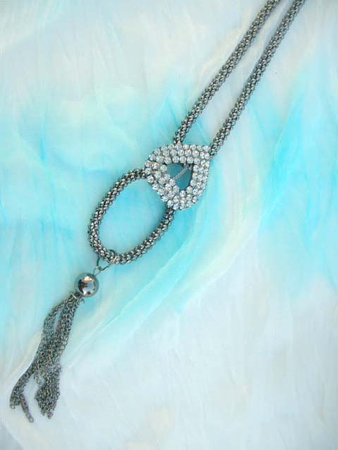 cz-stylish-long-necklaces-024