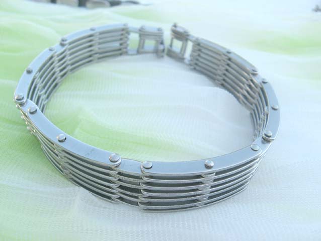 organic-stainless-steel-bracelets-07