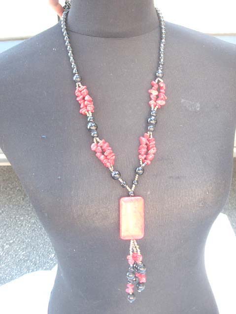 red-gemstone-necklaces-03m