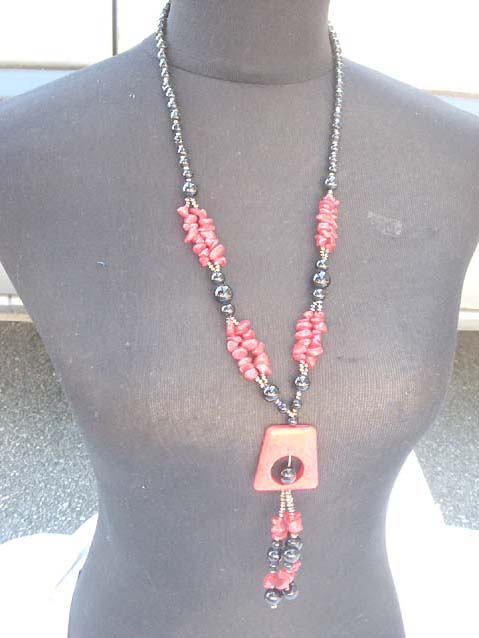 red-gemstone-necklaces-04m