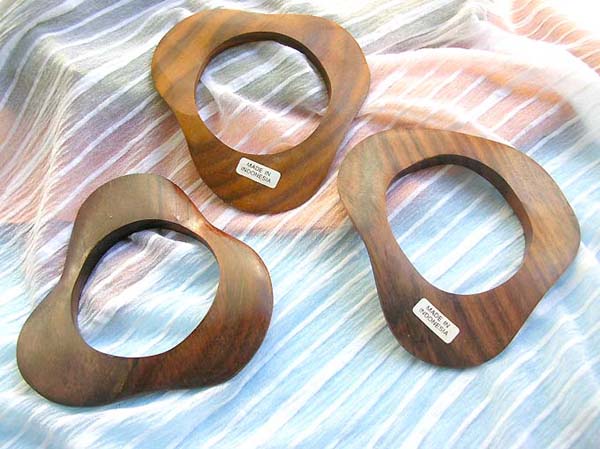 Triangle chip wooden bali fashion bangle, silver jewelry manufacturers