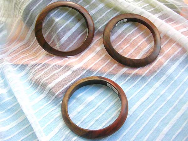Circular simple design fashion wooden bangle, wholesale organic jewelry manufacturers