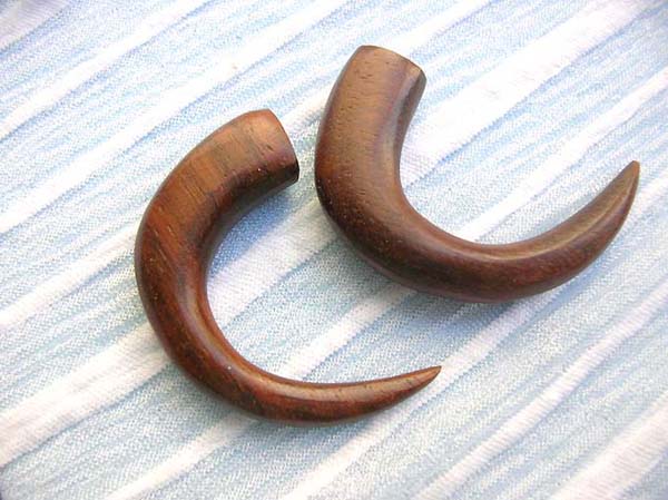 Organic fashion comma shape wooden earring, organic piercing jewelry