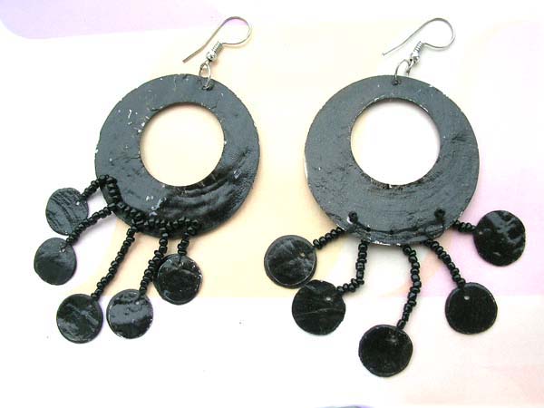 Black chandelier dye fashion seashell earring