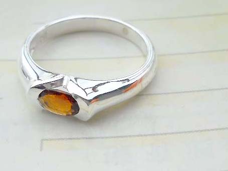 Fine 925. sterling silver ring with wide citrine cz design