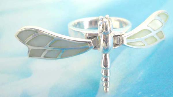Quality 925. stamped silver dragonfly ring with white seashell chips moveable wings