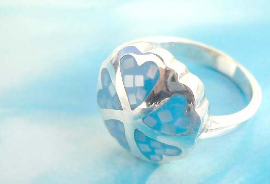 Blue multi seashell chip flower design,vintage 925. stamped silver ring