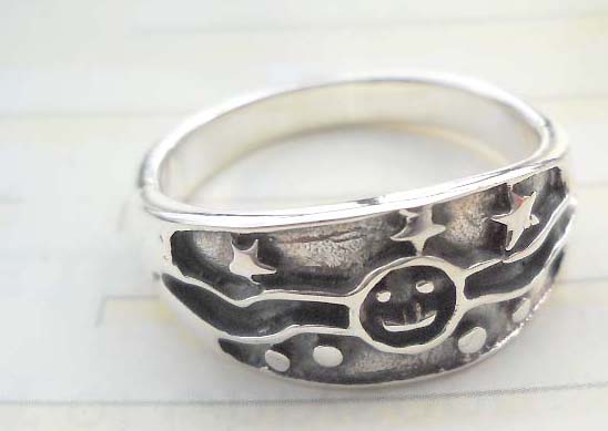 Quality 925. stamped silver happy face and star ring