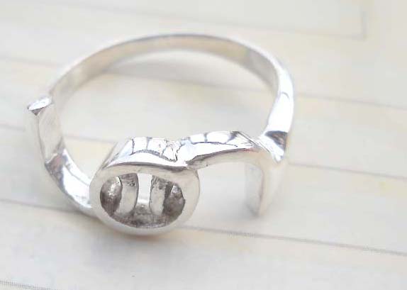 Special celtic knot design,vintage 925. stamped silver ring
