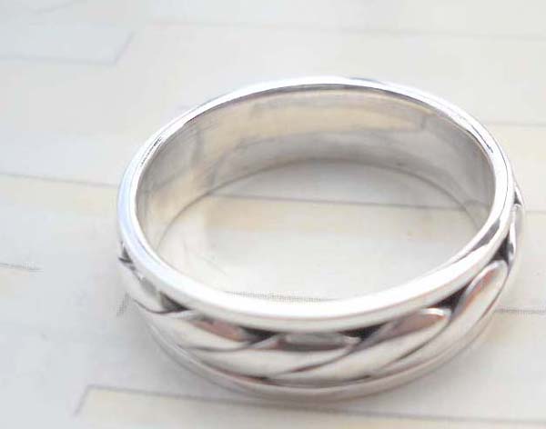 Unique 925 sterling silver spinning ring with rope design