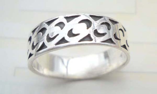 Beauty 925. stamped silver tattoo knot ring