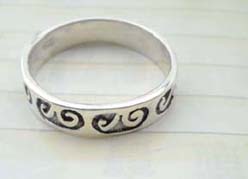 925. stamped silver ring with a pair spiral design
