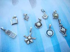 pendant2203