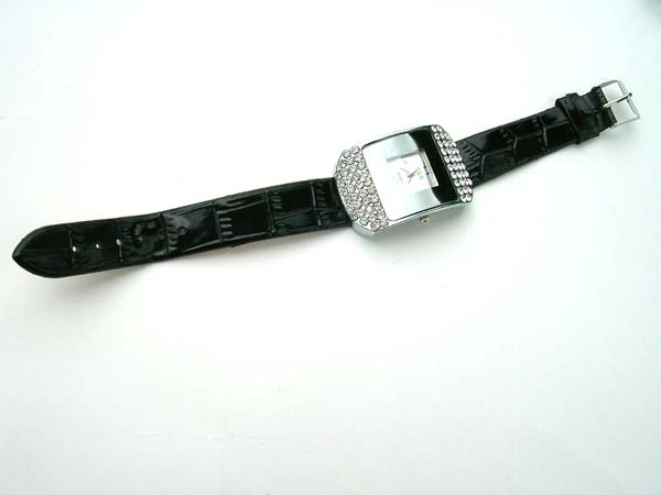 Fancy black wrist watch with rhinestone on top and bottom of the clock face, cheap watches wholesale