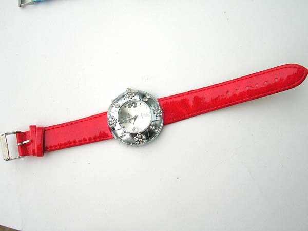 In fashion clear cz with daisy flower red watch, wholesale hip hop watches