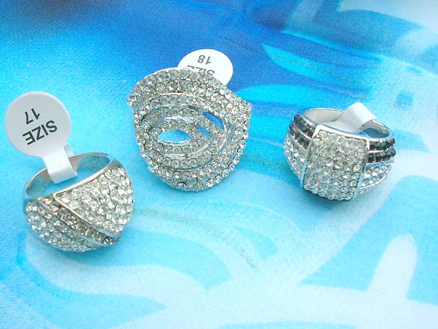 celebrity-style-jewelry-rings019