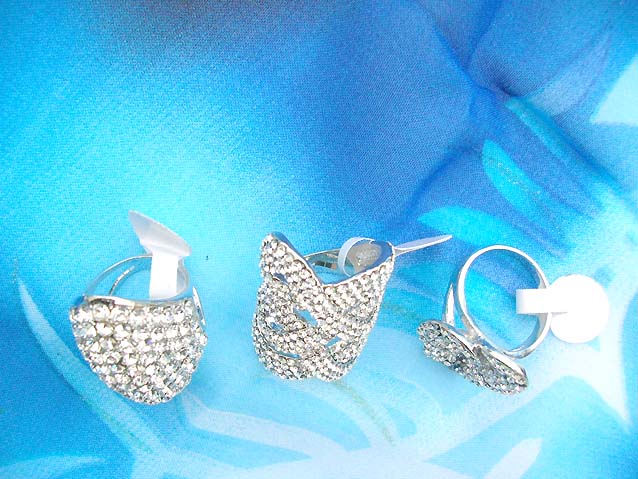 celebrity-style-jewelry-rings024