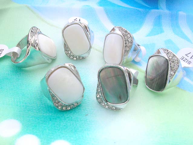 costume-jewelry-rings-001