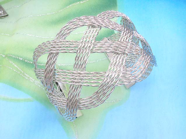 metal-cuff-093
