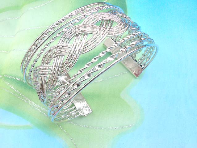 metal-cuff-095