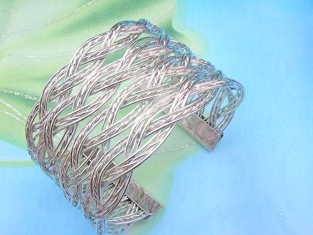 metal-cuff-097