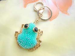 keychain-blue gold tone frog with cz keychain keyring 