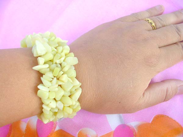 gemstone-stretchy-bracelet-green2