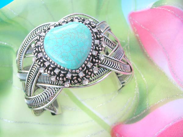 gemstone-turquoise-handcuff-001-1