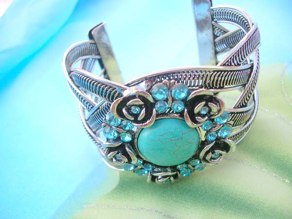 gemstone-turquoise-handcuff-002-3