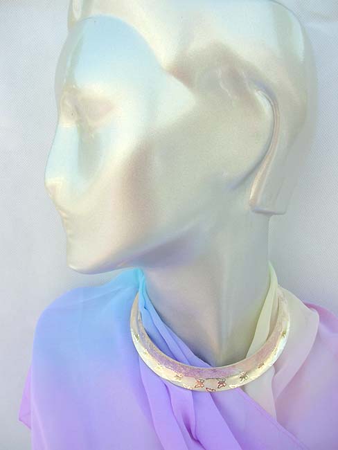 neckcuff-001-2