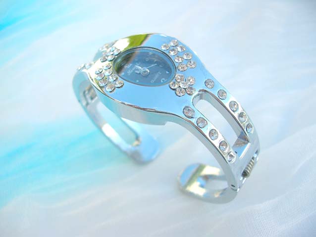 cz-enamal-bangle-watches-n60a