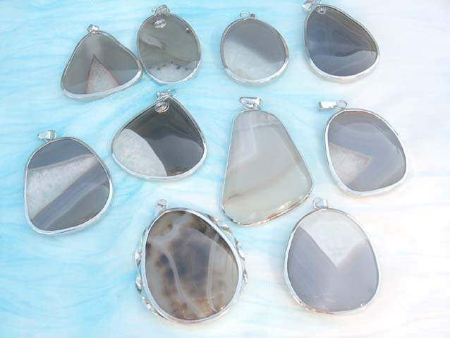 precious-stone-pendant-necklace-10