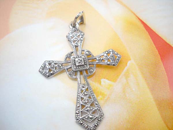  Fantastic filigree marcasite stone cross, precious 925. sterling silver pendant, wholesale silver jewelry supplier