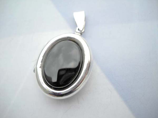 Plain silver black onyx locker,Handcrafted in 925. sterling silver pendant, fashion accessories